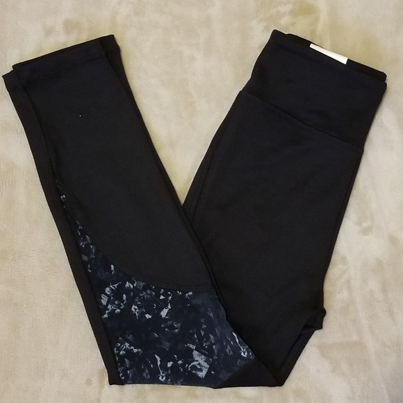 🧘‍♀️Mesh Inset High-Waisted Active Capris🧘‍♀️ - Picture 3 of 7